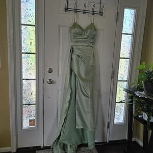 Spaghetti Strap Satin Bridesmaid Dresses Long Pleated Mermaid Prom Dresses